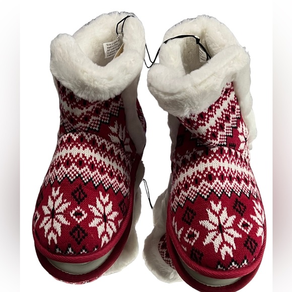 Slippers- NWT - St. John’s Bay red white multi slippers - Picture 1 of 7